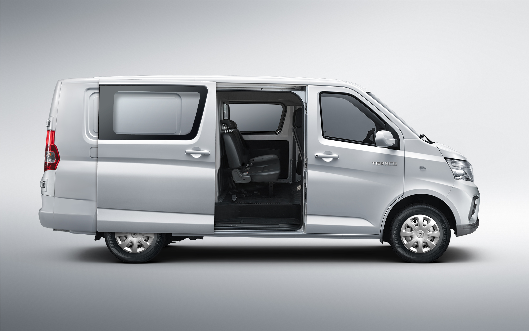 Tera V8 2 Chỗ Có Nên Mua? Đánh Giá Chi Tiết Từ Chuyên Gia Ô Tô Thái Phong